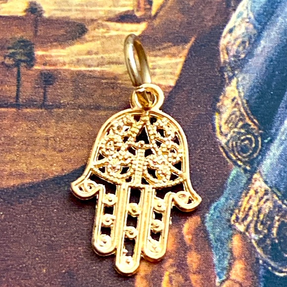 5/$10❤️❤️❤️NEW ROSE GOLD TONED ALLOY FILIGREE HAMSA HAND CHARM PENDANT - Picture 2 of 3